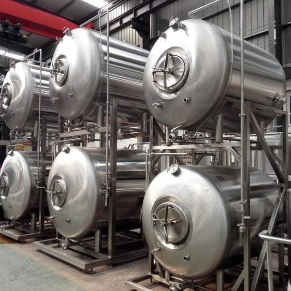 Прочный санитарный яркий танк пива, нержавеющая сталь 304 танка сервировки пива