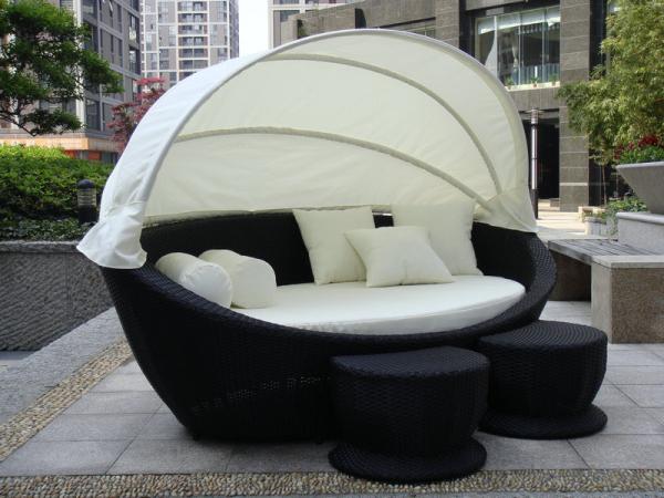 Cane Garden Daybed With Tea/ Coffee Table , Wicker Oval Daybed