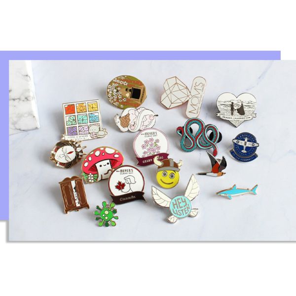 Custom Logo Hard Enamel Glitter Pearl Lapel Pin Metal Badge for Kpop Anime Fashion