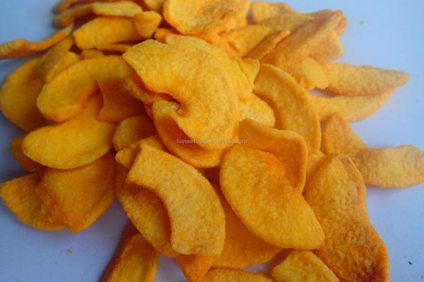 Vácuo por atacado Fried Fruits Snacks para microplaquetas amarelas friáveis do pêssego do vegetariano dos adultos das crianças