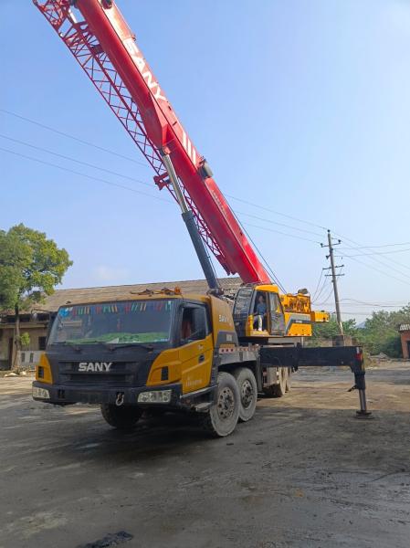 15 ans de service Réduction directe sur la grue de camion usée de 75 t avec 4 arbres