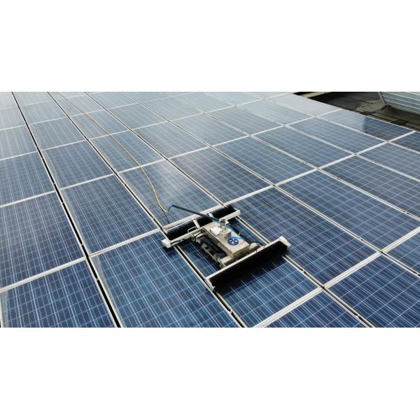 Робот анти- панели солнечных батарей предохранения от падения очищая для коммерчески крыши