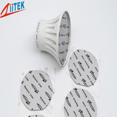 A almofada condutora térmica não tóxica TIF100-30-11S 3.0W/MK de 3,0 G/Cc para o micro aquece a tubulação 45 Shore00