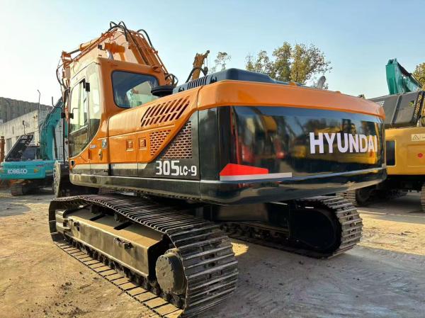 Used Hyundai 305LC-9 Excavator 30 Ton Class 247 HP