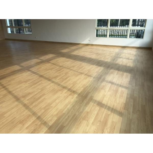 6mm PVC Sport Flooring Wooden Grain Pattern Dancing Room