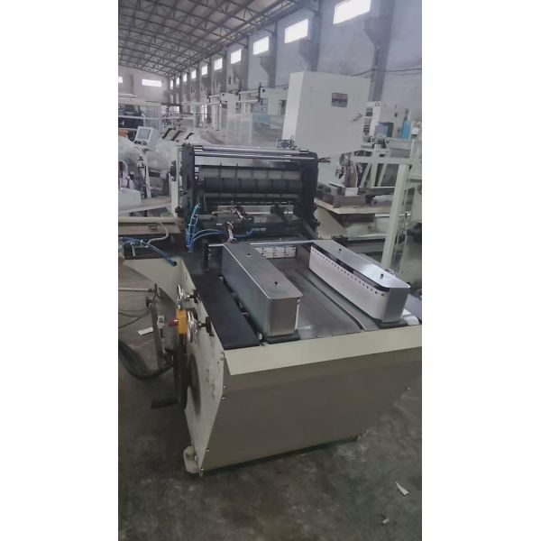 Versatile Pocket Tissue Machine 1/6 Folded Cotton Handkerchief Making Machine Featuring Single Packing
