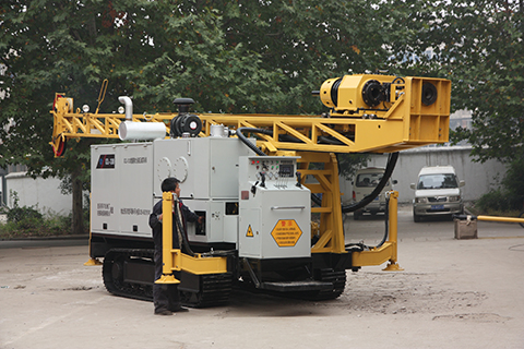Снаряжение бурения керна 1800m Crawler XDL-1800 полностью гидравлическое 01