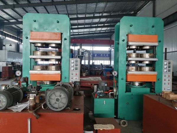 Plate Rubber Vulcanizing Press Machine with Hydraulic Flat