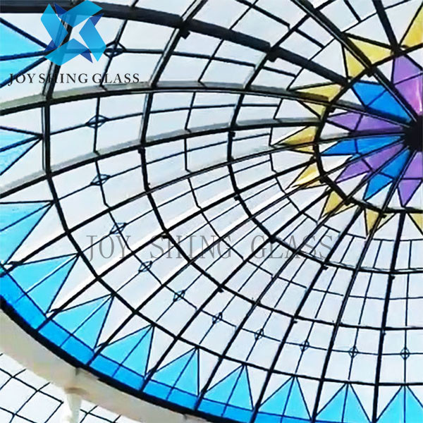 Изогнутое цветное стекло церков, изготовление на заказ крыши церков стеклянное