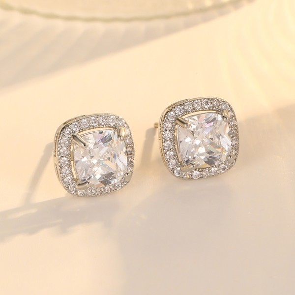 Hot Selling 18K Gold Plated Fashion Temperament Sugar Cube Zircon Dubai Earring Silver Post Women's Jewelry Studs Earrings
