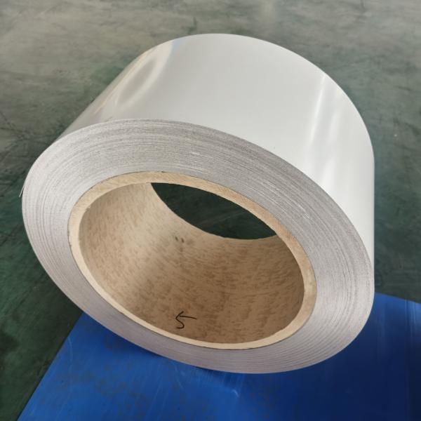 Coil d'aluminium revêtu de PE brillant résistant aux chocs