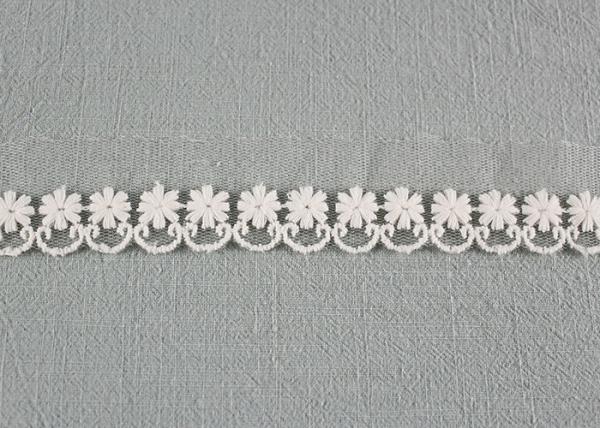 Delicado bordado floral francês das guarnições do laço da malha do algodão que entrega para vestidos da criança