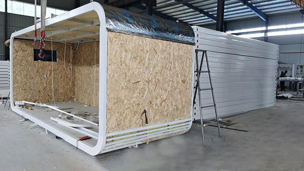 Wooden Apple Cabin 5800 X 2150 X 2500mm Aluminum Alloy 4 People