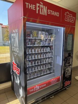 Monster Collection Toy Vending Machine with Customizable Design, Remote Smart Management, and 24V Electric Heating Defogging Glass Door