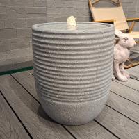 Fonte de água de jardim de resina elétrica em camadas para decoração exterior