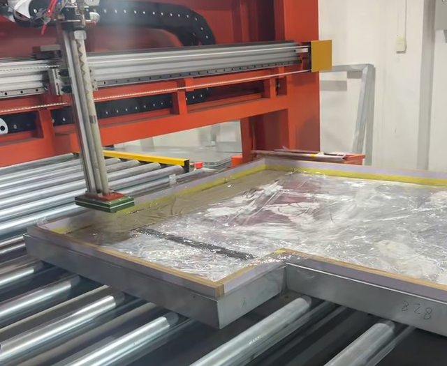 Fully Automatic CNC Spraying Machine For Bathroom Furniture Panels