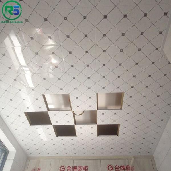 Washing Room Suspended Artistic Clip In Metal Ceiling Tiles Smokeproof Waterproof