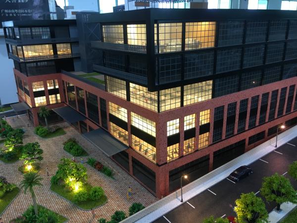Mini 3D imprimiu modelos à escala, tipo modelo moderno da fábrica da arquitetura