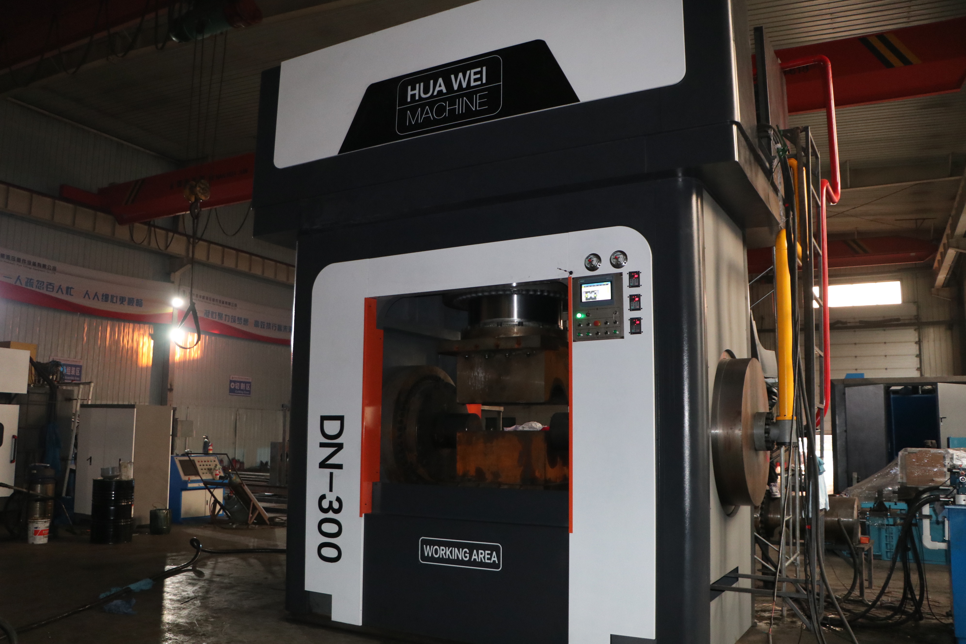 Cold Forming Tee Machine Providing Straight Tee and Reducing Tee Fabrication Capabilities Versatile Tee Forming Machine