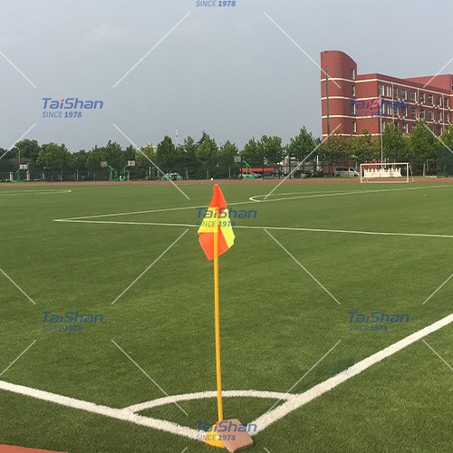 FIFA Certified 60mm Pile Height UV Resistant Artificial Turf For Football Fields For Wholesalers And Distributors