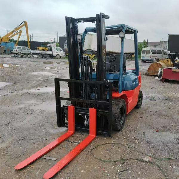 Used Toyota 7F 2.5-Ton Diesel Forklift with High-Performance Engine and Sturdy Metal Build for Smooth Factory and Port Loading/Unloading