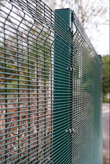 Galvanized Powder Coating Anti Climb Wire Mesh Fencing 4.0mm Metal Steel Panels