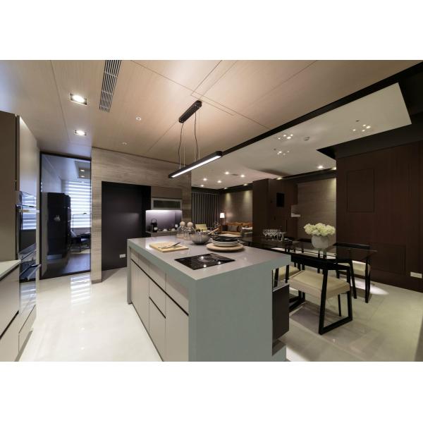 Laje grande afiada de quartzo do revestimento