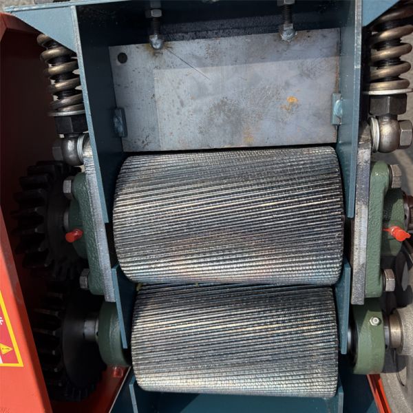 Rust Resistant Maize Grits Making Machine 500 - 800kg/h Iron Corn Grits Milling Machine