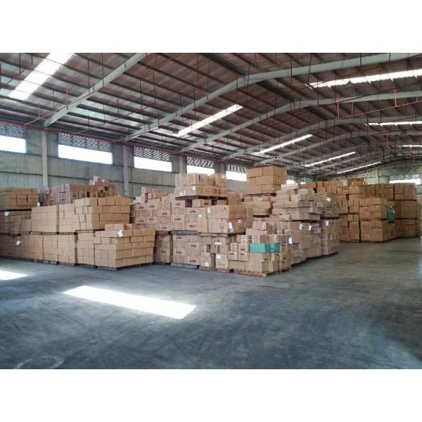 La Chine entreposant la consolidation troquant le service local de logistique