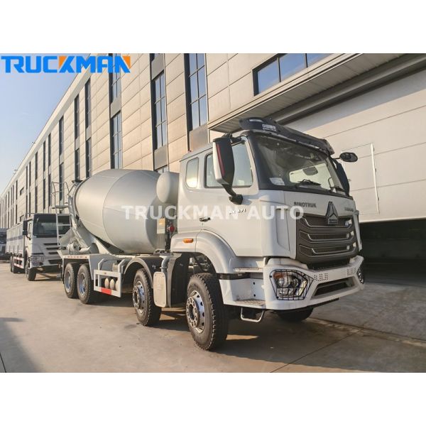 Reliable HOWO NX 8x4 12 CBM Cement Tanker Truck For Construction