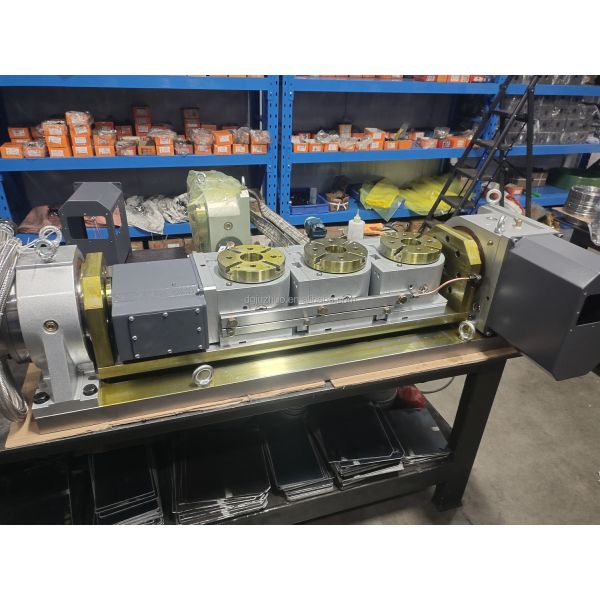 Multi Head 5 Axis CNC Rotary Table , Precision Vertical Rotary Table