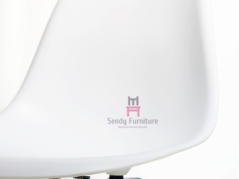 Ресторан гостиной стиля Eames на открытом воздухе предводительствует безрукое Stackable для на открытом воздухе