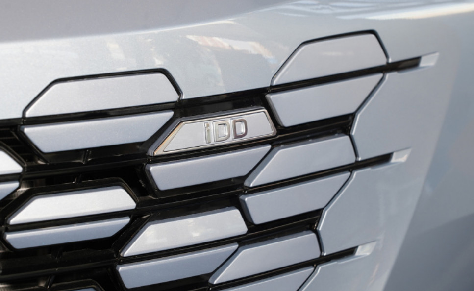 Средний размер 2023 Changan UNI-K умный электрический IDD 1.5T 135km Zhiku PHEV SUV