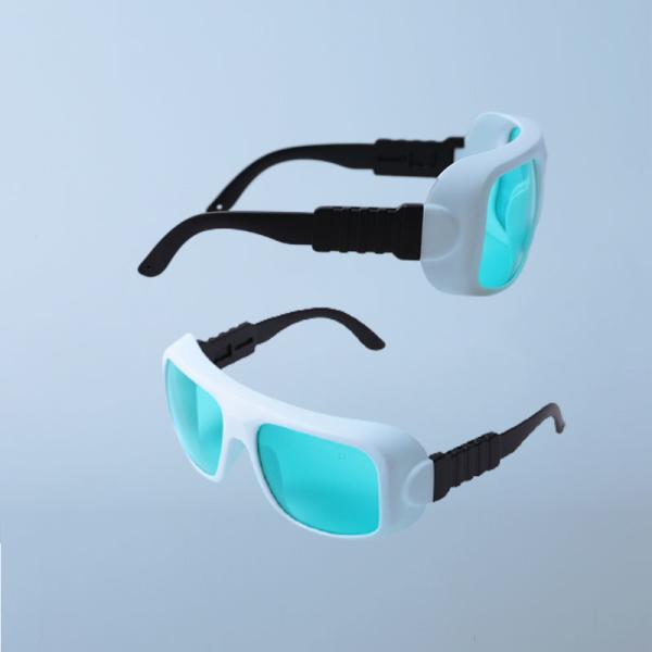 600-700nm High Transmittance Laser Safety Glasses For Laser Diode For Machine Cutting And Engraving