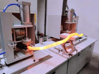 Équipement de chauffage par induction à barres de stabilisateur à fréquence intermédiaire de 1000C avec processus de formage à froid