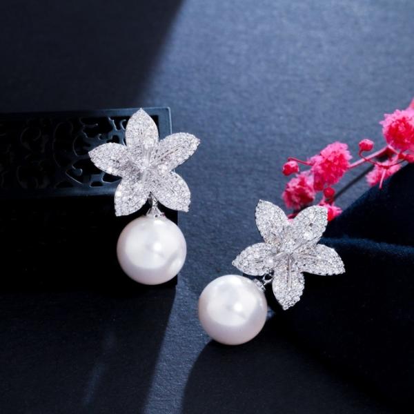 Classic AAA+ Cubic Zirconia Stud Pearl Earrings For Women Party Gift Crystal Pearl Earings Fashion Pearl Earring Jewelry