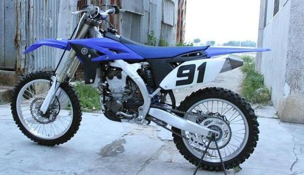 A bicicleta da sujeira refrigerar líquido 250cc Yamaha, 4 afaga a motocicleta da única trilha