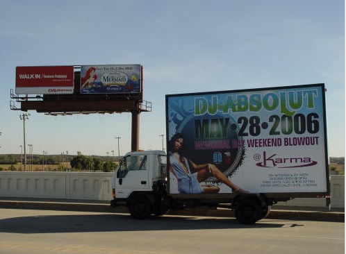 СМД5050 привело мобильную афишу П10/дисплей приведенный на открытом воздухе рекламы тележки полного цвета