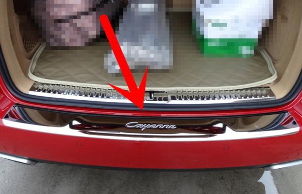 Plaques de seuil de porte en acier inoxydable / pédale arrière extérieure originale pour Porsche Cayenne