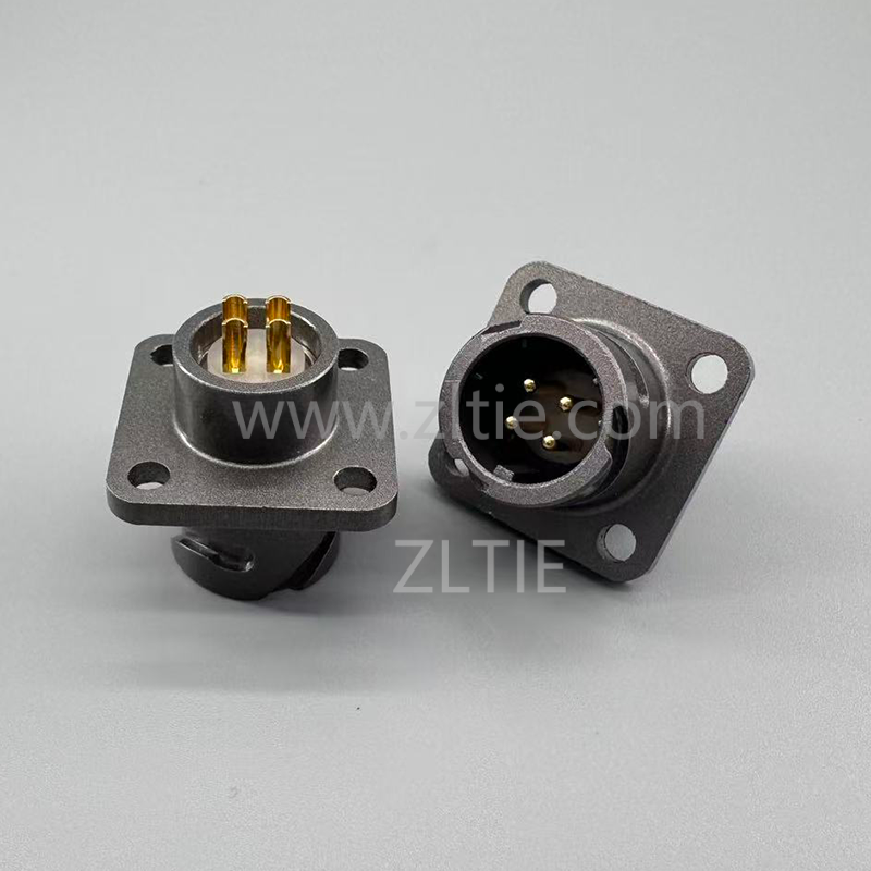 FQ14 Series 4-Pin Square Flange Male Socket