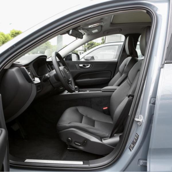 VOLVO XC60 2023 B5 4WD ZhiYi Sport Version Medium SUV Gasoline+48v Four Wheel Drive