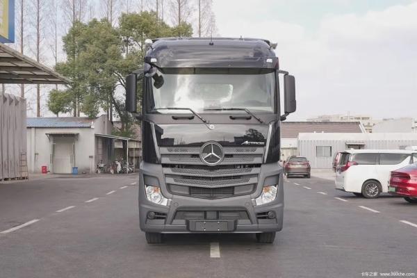 2023 Ben-z Truck Mercedes Road Tractor 30000 kg 40t 6*4 Left Hand Driving Tractor Truck Head Half a Row Seat for 2 Passengers