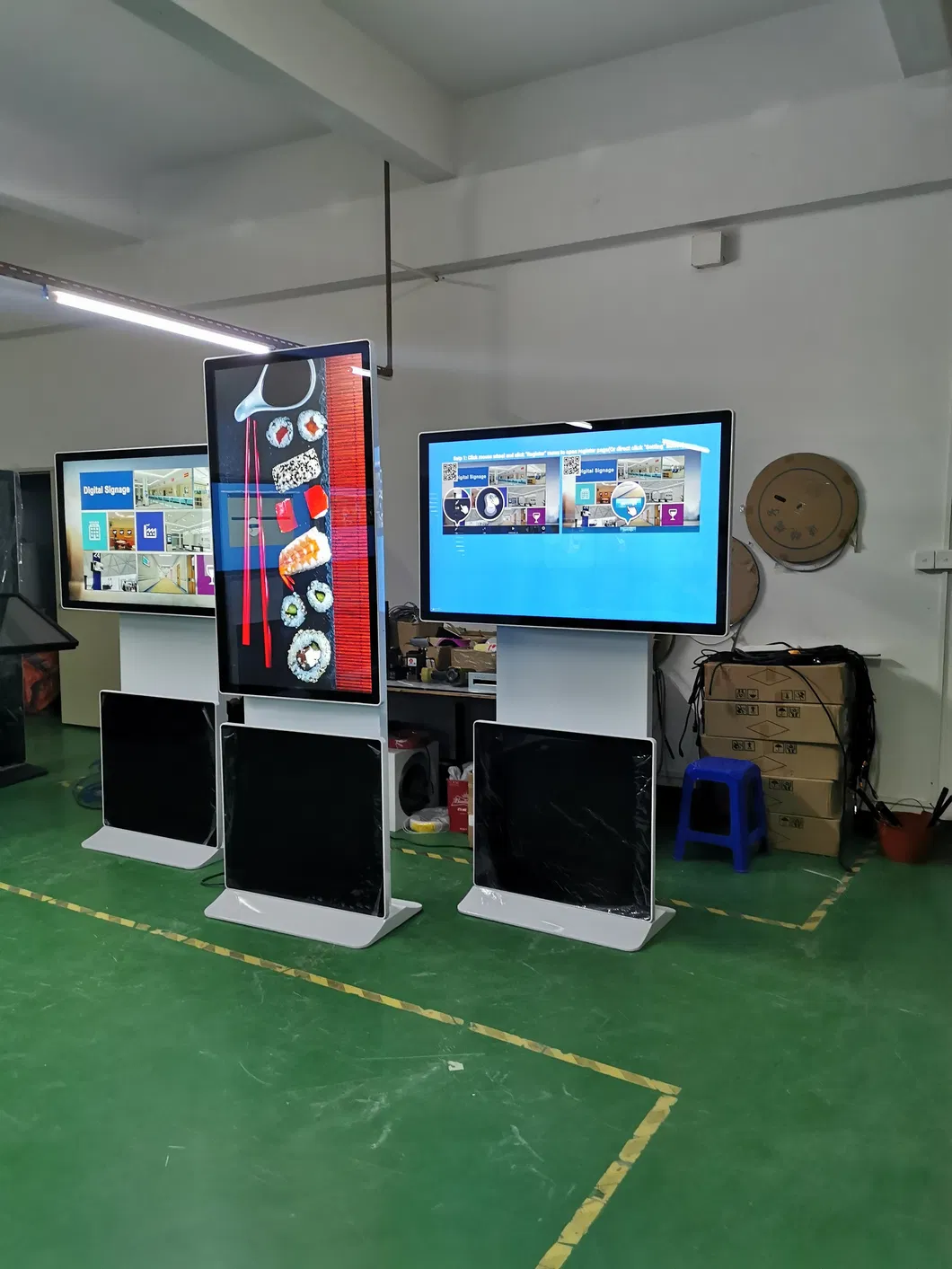 55 Inch Android Digital Signage Kiosk with 400CD/M² Brightness