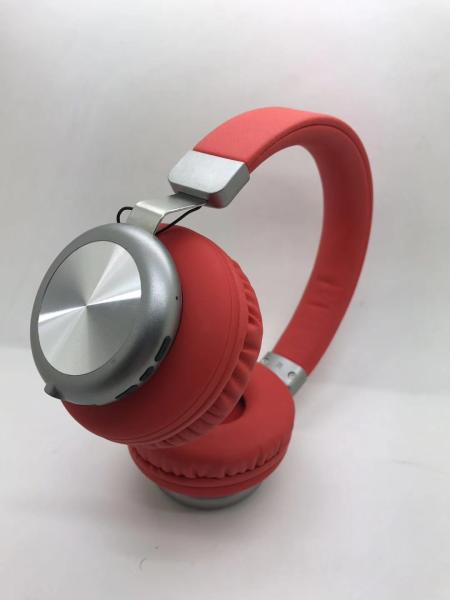 Logo and color customized Folding Headphones Wholesale excellent fashionable designed clock shape bass headphone