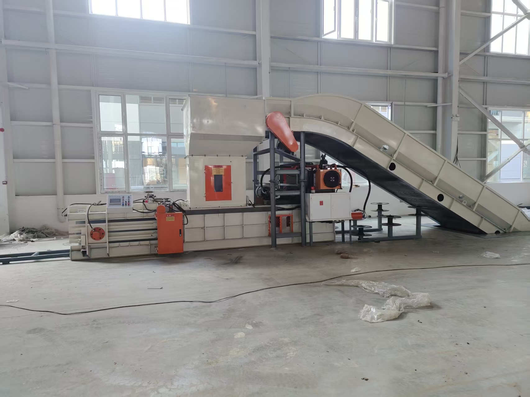 Large Capacity Horizontal Cardboard Baler With 5-8 Tons/Hour PLC Control