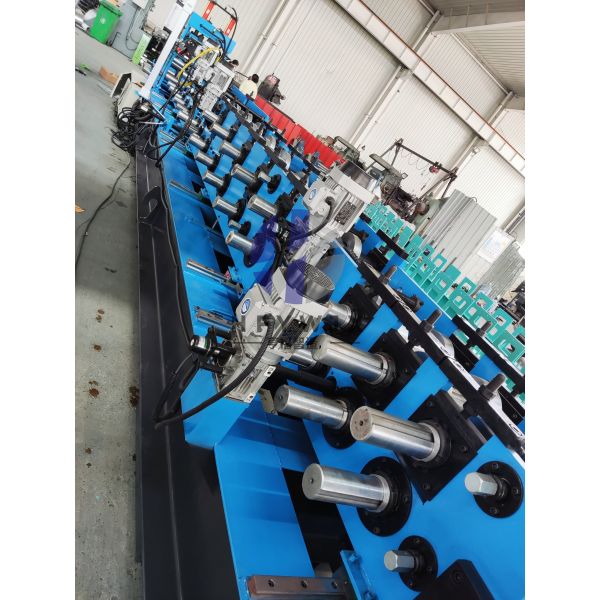 High Precision CZ Purlin Roll Forming Machine 25m/Min With Infinite Shear System