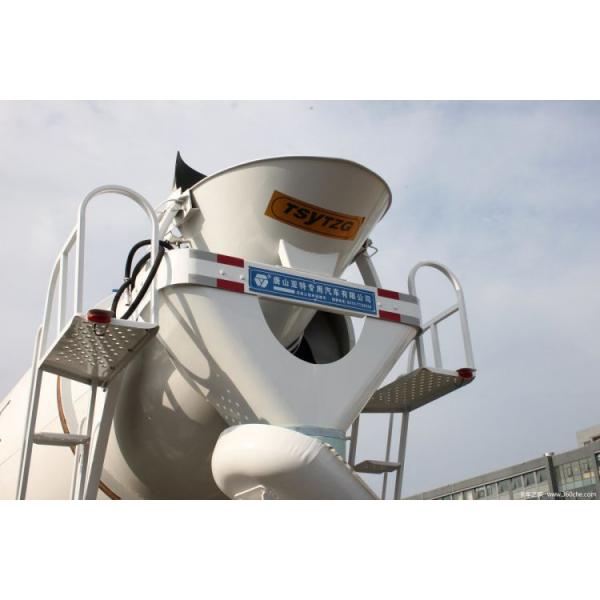 National Heavy Truck HOWO 8X4 5.5 Square Concrete Mixer Truck and Capacity of 2-25m3