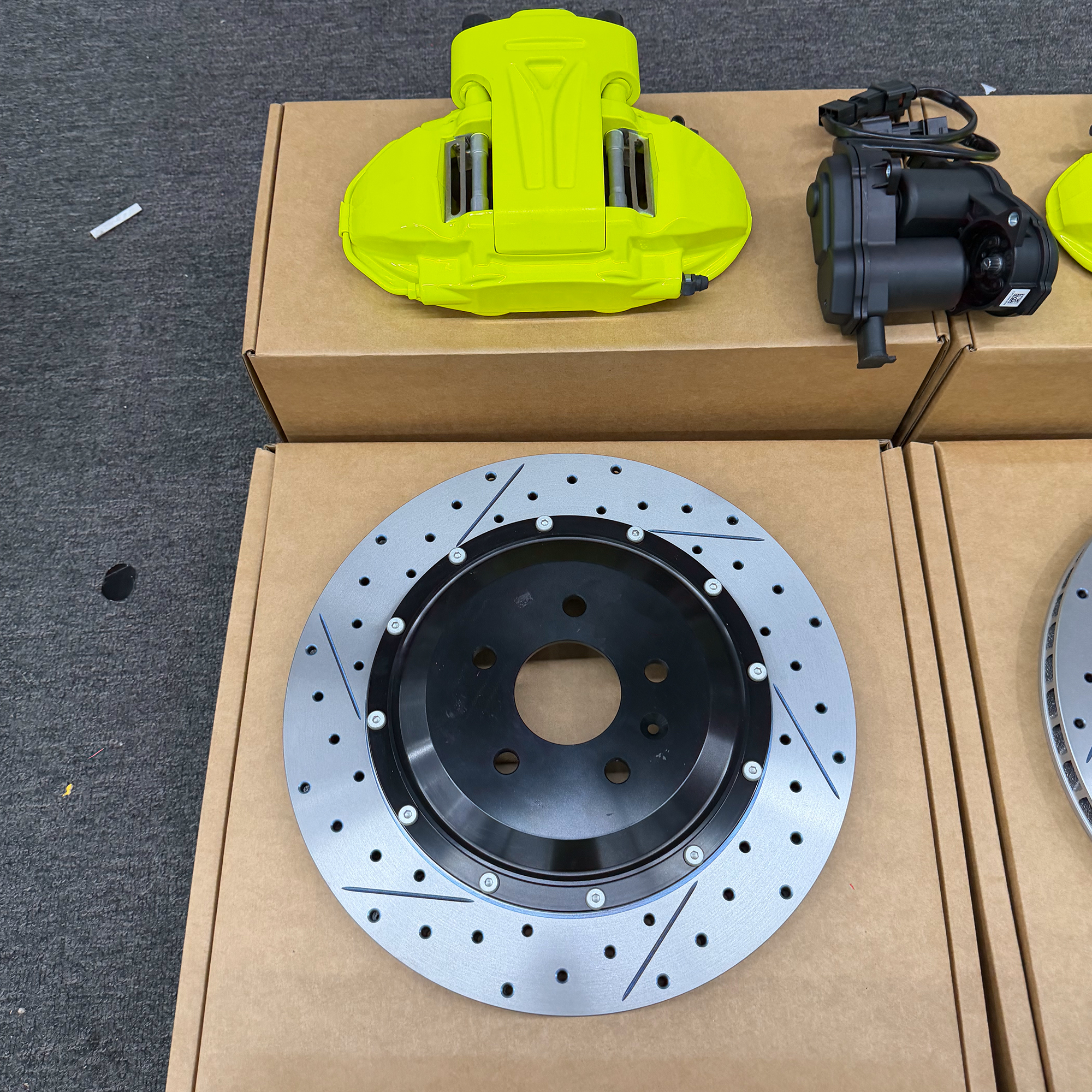 Customizable Factory Direct Supply For bmw M4 8N EPB4 4pot OEM 34116799469 Big Brake Calipers Kit