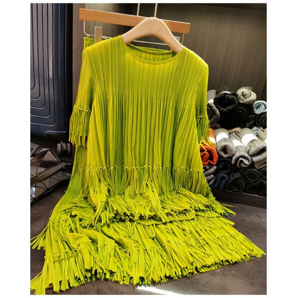 Women's High-End Casual Two-Piece Short-Sleeved Tops and Pleated Tassel Skirts Solid Pattern New Summer Fashion Suit