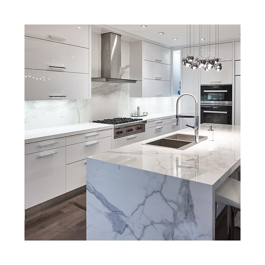 Modular Kitchen Cabinets Customized with Matte Finish and Quartz Stone Countertops